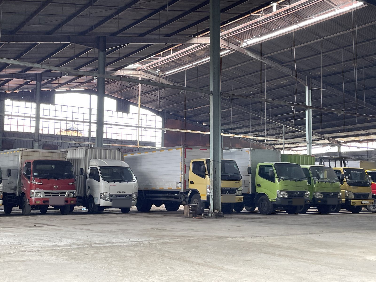 Barisan armada Aksa di pool tertutup Bandung